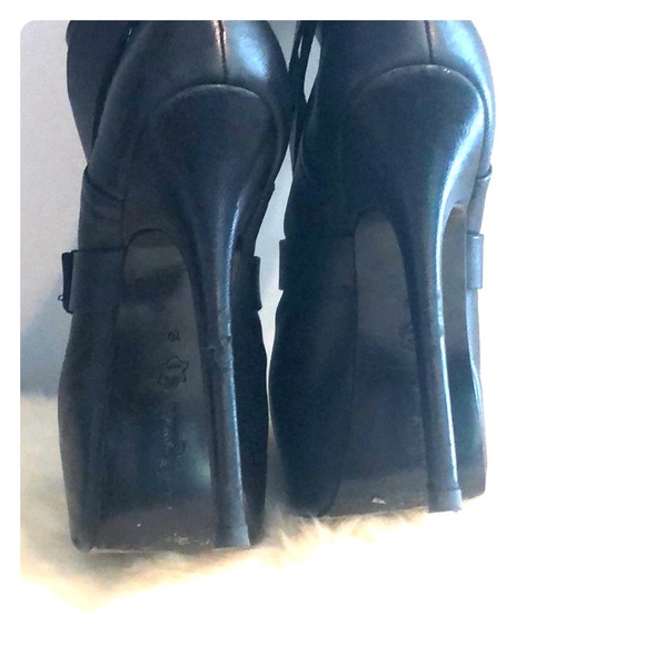 Report Signature Booties - Picture 5 of 7